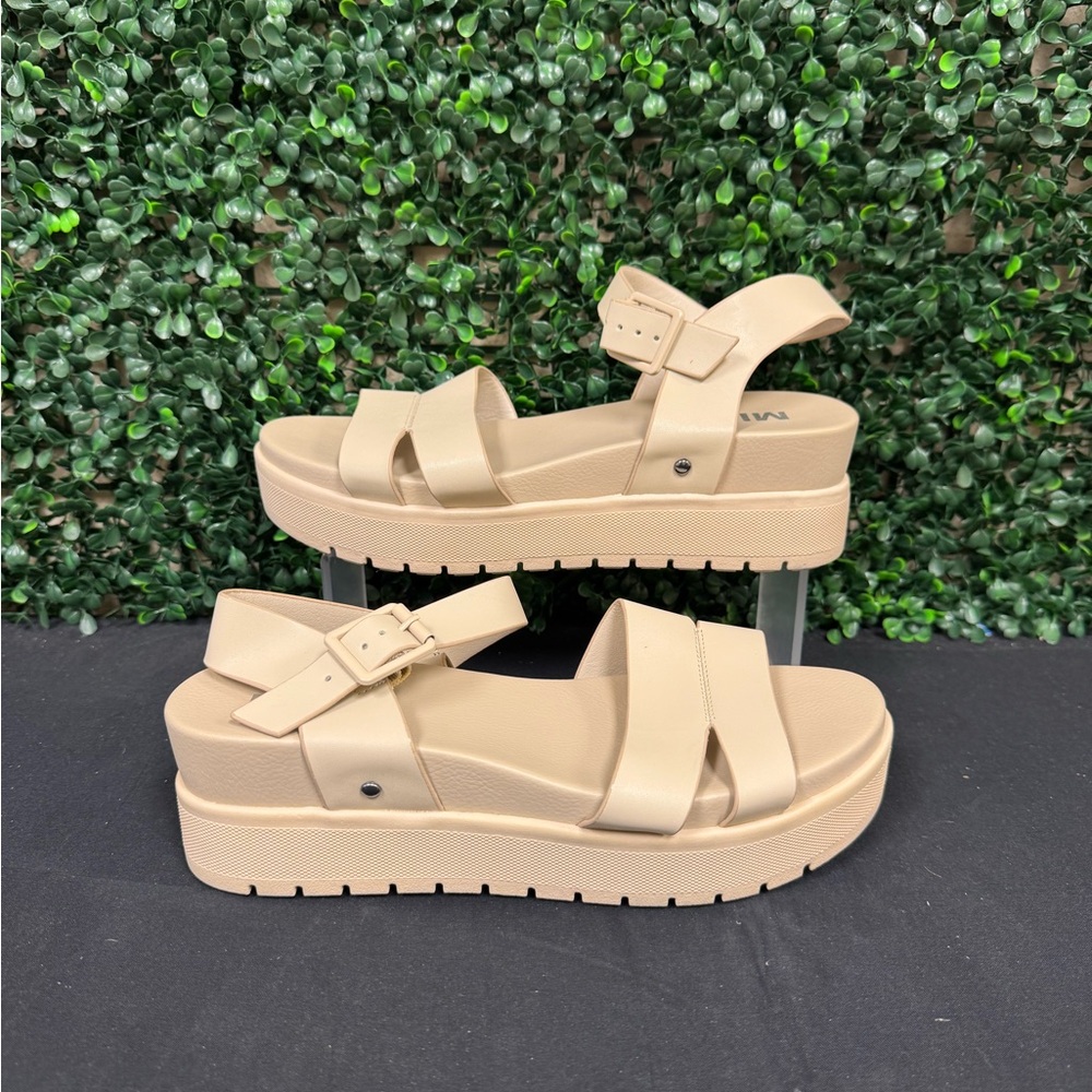 Mia Maya Platform Sandal - W9